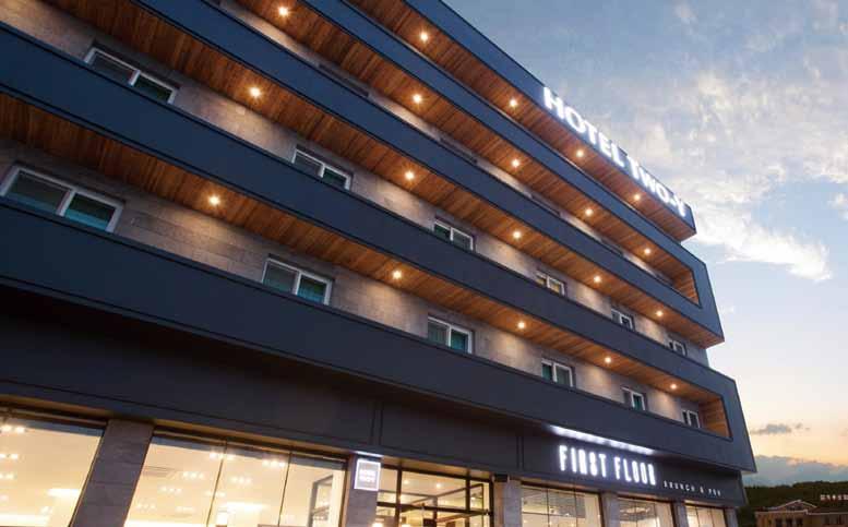 Two-Y Hotel 투와이호텔 There is a beautiful hotel filled