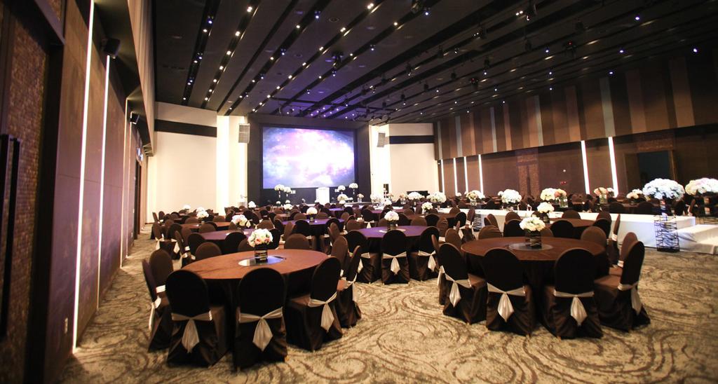 CONCERT HALL Other Benefits ( Wedding) CLASIC HALL Family Event (Room service, Banquet) 10% Discount Family Event (Room service, Banquet) 15% Discount Food & Beverage Facilities 3% discount on use
