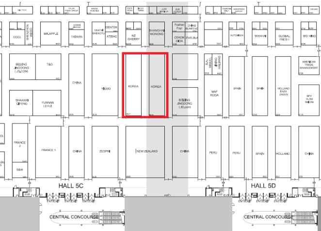 나. 한국관참가규모 : 288m 2 구분부스수면적 ( m2 ) 비고 at 종합홍보관 4 36 인포, 비즈니스라운지, 미래클홍보관으로구성 - 인포에는시연 시식대설치 영어및중국어통역가능도우미 3 명배치 - 인포및비즈니스라운지 -2 명, 미래클홍보관 -1 명 신선농산물을재료로한메뉴개발및시연시식을담당할요리사 1 명및도우미 1 명준비 참가업체주요품목전시대 (