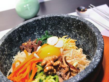 Riso e spaghetti 밥, 뗙, 면류 BIBIMBAP: riso al vapore con vari ingredienti cotti, condito in salsa a base d impasto di peperoncino