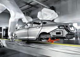 새로운 Chrysler 의도장작업장에서는최종도장검토시최첨단 UWE 조명을사용합니다.