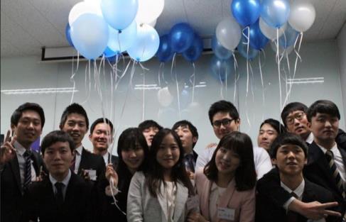 Join Us - Interview & Invitation Party 2018A 37 TH Spring Recruitment Interview Process 1 차인터뷰 Fit Interview(35 분 ) Business Case Interview(25 분 ) 2 차인터뷰 교수님인터뷰 -Fit Interview