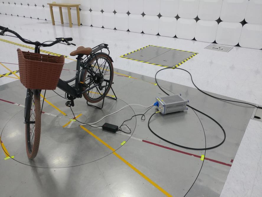 시험에 이용된 전기자전거는 제조업체 곳에서 제공한 2 자전거 측정 구성은 그림 3 개의 시료에 대해 실시하였다. 전기 2 과 같다.