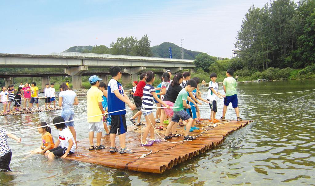 1일차 1 강원도자연환경연구공원 멸종 위기 동물과 식물을 직접 관찰 하는 공간이다. 숲 체험과 전시관 관 람으로 자연 생태를 배울수 있어, 아 이를 동반한 가족 여행객에게 인기 다.