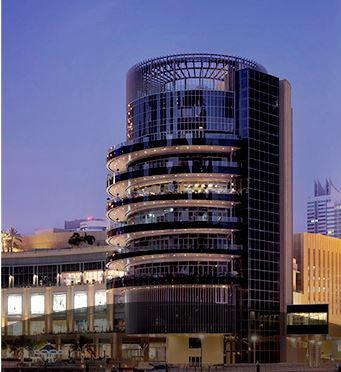 주요일본식당 식당명 위치 홈페이지 Zuma Dubai International Financial Centre 내 Gate Village 06 https://www.zumarestaurant.com Tomo Raffles Hotel Dubai http://www.tomo.ae/ Kiku 두바이국제공항옆르메르디앙호텔내 www.kiku-dubai.