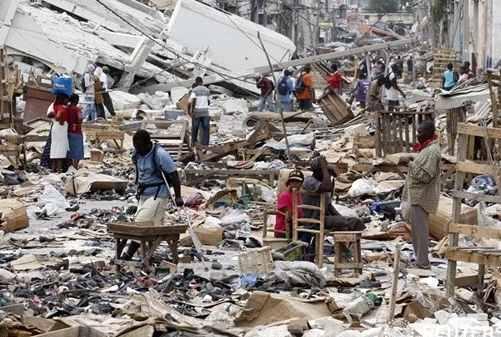 국가를멸망의위기에까지몰아넣은대참사라고불림 가장큰피해로포르토프랭스와근방도시들의병원이 95% 이상파괴되어부상자는넘쳐나는데의료기반시설이턱없이부족하여문제가되었음 아이티지진으로인한피해 (3) 시사점