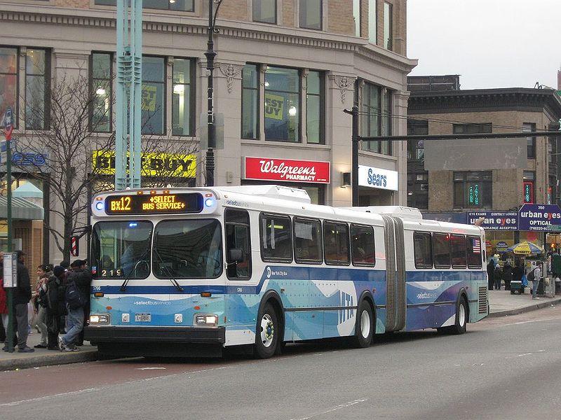 2 뉴욕뉴욕의 BRT는대부분 2량이연결된굴절버스를이용한가변버스전용차로운행을하고있으며, 특정시간에대한 ( 월요일 ~ 금요일, 오후 2시 ~ 오후 7시까지 ) 제한적인운영을하고있다. 뉴욕시에서는현재 2개의 BRT 시범노선을운행하고있으며, 이를 SBS(Select Bus Service) 라고부른다.