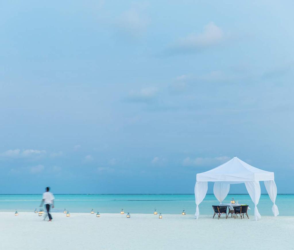 야외프라이빗디너 COMO Cocoa Island 주소 : South Malé Atoll, Republic of Maldives T. +960 664 1818 E. res.cocoaisland@comohotels.com W. comohotels.com/cocoaisland 위치 : 몰디브현지에서는 마쿠누푸시 라는이름으로알려진섬에위치.