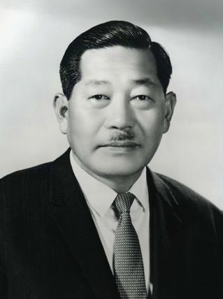 개교 ( 법학부 : 법률학과, 정경학과 / 전문부 : 법률과, 정경과 ) 1948. 02.