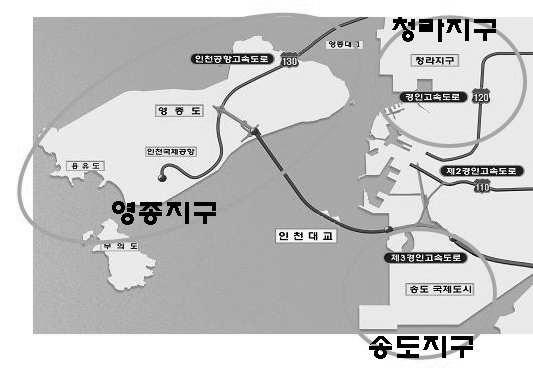 로일정하게불고활주로양끝으로 10km이상이바다인관계로항공기소음피해가없어 24시간운영이가능한전천후공항이다. 355만평부지위에활주로 2본, 여객계류장 38만평, 화물계류장 13만평, 여객터미널 15만평등의시설이구비되어있다. 2002년착수하여 2008년완공한제2단계건설사업은총사업비 4조7,032억원 ( 국고 50%) 을투입하여활주로 1본, 탑승동 1동 (4.