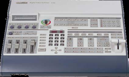 비디오출력 SDI, Component (Y:U:V), DV25, S-Video (Y/C), CV 가동시출력됩니다. RS-232 인터페이스 Datavideo의외부컨트롤박스 (RMC- 90, RMC40 & RMC-20) 와연결해줍니다.