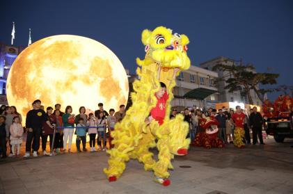 인천 SPECIAL 특별추천 3 개월간의릴레이음악축제 2018 애인 ( 愛仁 ) 페스티벌 개항장밤마실펜타포트페스티벌 INK 콘서트 국내최대대중음악페스티벌애인페스티벌은음악도시를표방하는인천시전역에서 3 개월간릴레이로열리는축제다.