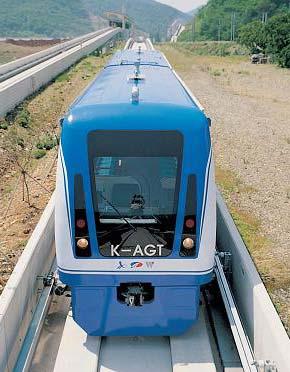 한국형경량전철의의 국가연구개발사업패러다임혁신 산 / 학 / 연 / 관의 N/W 통한실용화가능한기술개발 혁신적교통시스템 기존지하철의대안시스템