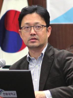 김혁조교수강원대학교신문방송학과 평창올림픽이성공적으로개최되기위해서는기술발전을지속하고있는미디어, 그중에서도실감미디어를잘활용해야한다는것에덧붙여우리가고민해야할부분은단순한실감미디어와평창올림픽의영역을넘어서산업영역,