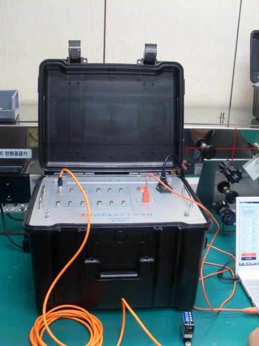 4. 현장적용시험 2 시험 시험장비및변위측정시험프로그램 PC에전원 (AC220V) 을연결 변위측정시험프로그램