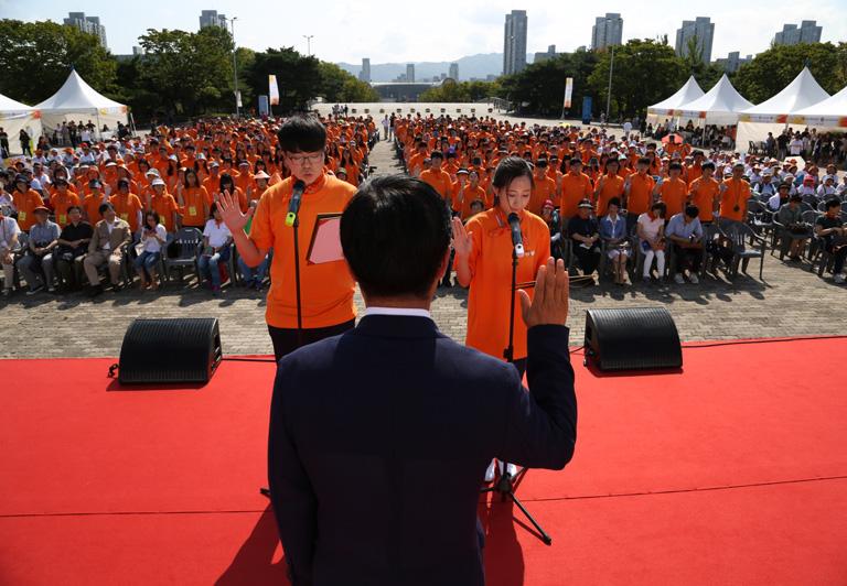 세부내용으로는대학생기억친구발대식과함께전국광역치매센터에서동시에개최하는치매극복걷기대회를진행하였다.