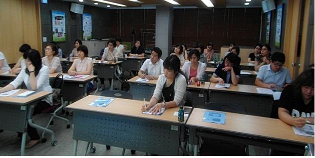 진행을 위하여 관련된 제반자료를 온 라인 데이터베이스화하였다.