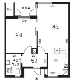 제 5 장덴마크의장기요양재가서비스동향과시사점 233 욕실 / 화장실과간이부엌이갖춰져있다. 거실, 침실분리타입이많고최근에는가구등으로자유롭게공간을구성할수있는원룸타입도늘고있으며침실부터화장실까지는보조용리프트가표준장착되어있다. 그림 5-3은엘더보리, 그림 5-4는프라이에보리의전형적인레이아웃이다.