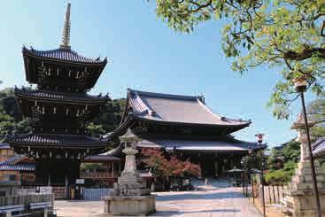 닌토쿠천 왕능고분바로남쪽에있는사카이시 박물관의영화 관 에서는박력있는 영상을즐길수있다.