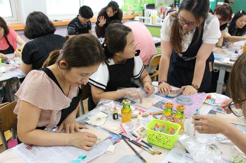 < 예술꽃씨앗은어떤싹을틔우려하는가 > - 디자인체험연수 : 모자이크타일벽화만들기 42 명본교체육관