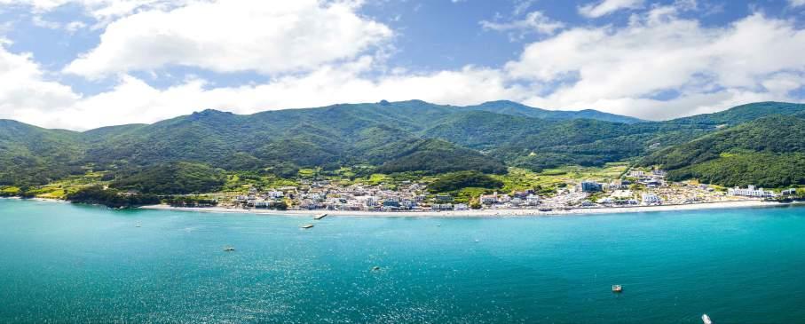 7. 학동흑진주몽돌해변 ( 거제 ) 소개자료 m 학동흑진주몽돌해변은흑진주같은검은몽돌로이루어진해변으로전국에서가장아름다운해변으로꼽히고있다.