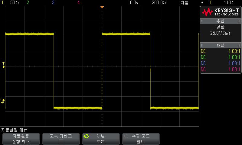 시작하기 1 자동설정의작동원리 2 오실로스코프의설정을이전상태로되돌리려면, 자동설정실행취소를누르십시오. 3 " 고속디버그 " 자동설정을활성화하거나, 자동설정이적용된채널을변경하거나, 자동설정도중수집모드를유지하려면, 고속디버그, 채널또는수집모드를누르십시오. 이는자동설정기본설정메뉴에표시되는것과같은소프트키입니다.