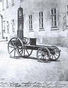 자동차역사 1876: Nikolaus Otto 4행정가솔린내연기관발명 1885: Siegfried Marcus 액체연료내연기관자동차발명 1885: Karl Benz 가솔린내연기관자동차발명 (1889: Gottlieb Daimler,