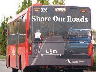 Ⅳ. 자전거교통안전증진대책 15 홍보예시 : 이슈가되었던지역간노선버스및시내버스에안전거리확보홍보물