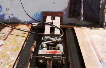Rod( 형강65mm 65mm) 에수평이동잭을탑재 3 유압펌프와잭을연결한후전원공급 4