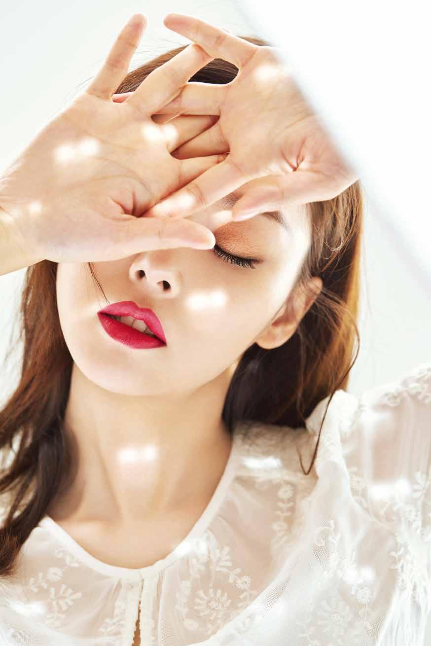 헤라블랙쿠션 21 호바닐라 (SPF 34 / PA++) 하루종일화사한메이크업효과로유지시켜주는산뜻하고편안한메이크업쿠션파운데이션 15g 2 / 5 만 5 천원 step 1