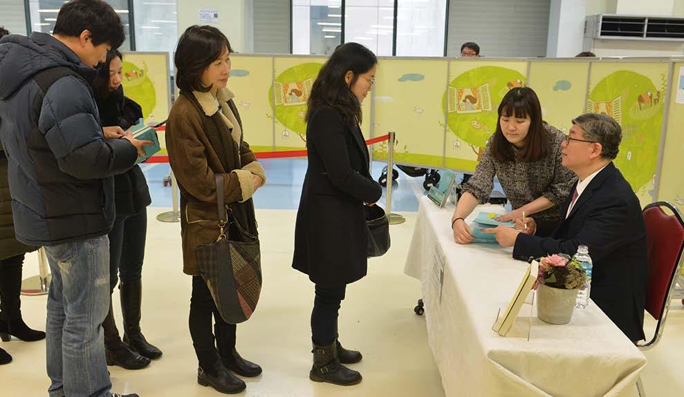 저는이번수련회를통해저와함께하시는하나님을더욱깊이깨달았고, 목장을향한하나님의사랑과, 기대감을부어주셨고, 저의미래와삶을하나님께맡길수있는용기를넘치도록주셨습니다.