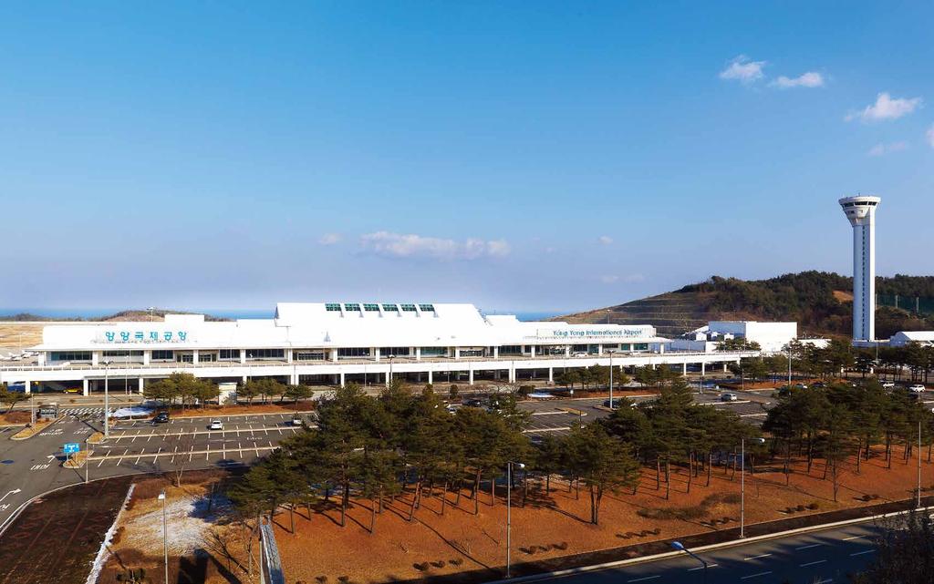 travel to airport Yangyang International Airport 지자체와의협업으로이룬아름다운상생 양양국제공항 2011년양양국제공항의공항이용객수는불과 1만 3,000명뿐이었습니다.