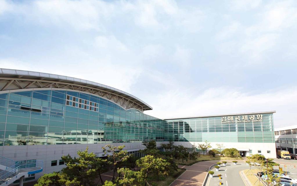 travel to airport Gimhae International Airport 내실갖춘국제공항으로날아오르다 김해국제공항 1976년개항후처음으로 1,000만명여객을돌파한김해국제공항.