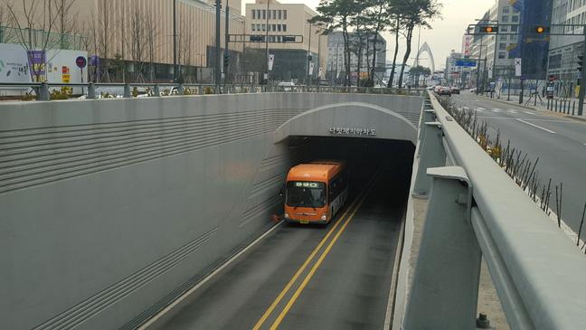 오송역, 대전역연계 ) 철도교통이미비한행정중심복합도시의교통수요를담당하기위해설치 - 행정중심복합도시내부를순환하는한누리대로를중심으로여러광역 BRT