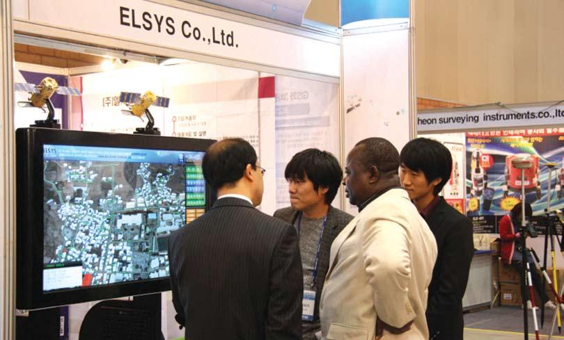 Community News l 기업탐방 3D GIS 분야의선두주자 ( 주 ) 엘시스 GFEZ 율촌산업단지에소재한 ( 주 ) 엘시스는 2005 년 9 월설립된지역의유망한 IT 전문기업으로각종 IT 관련시스템및하드웨어등을개발하고있다.