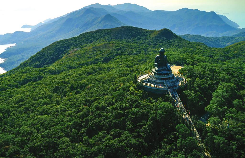 옹핑은 란타우섬에 있는 홍콩에서 두 번째로 높은 산, 란타우 Hiking in Buddhist Culture 옹핑NGONG PING HIKING IN BUDDHIST CULTURE 불교의 정취 피크 남동쪽에 있는 아름다운 고원이다.