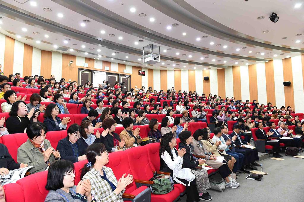 02 여주시, 전국문해교사대회 성황리 개최 문해교사 그 빛을 더하다!