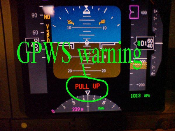 기타경보장치 3) 대지근접경보장치 (GPWS: Ground Proximity Warning System) 항공기가지면에이상접근, 과도한강하율, 과도한지형접근율, 착륙지형이아닌곳에착륙을시도할경우등에대해조종사에게알려주기위한경보장치 4) 전단풍탐지장치
