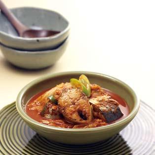 돼지고기김치찌개 102 Godeungeo Kimchi-jigae Kimchi Jjigae na may Mackerel