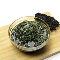 Soegogi-miyeokkuk Sabaw ng Seaweed na may Karne ng Baka 3 Mga Sangkap 4 servings 25g mareun miyeok (tuyong seaweed) 150g soegogi (karne ng baka) 8 tasa