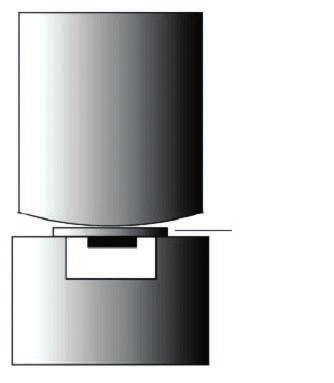 Au-Pd-In 합금시편에서는일반도재 (Creation, Klema, Austria) 를이용하여타이타늄시편에서와동일하게표본의중심에 6mm직경의원형으로 1.1mm높이가되게통상적인도재로 (Austromat 300, Dekema, Germany) 에서제작하였다. 4.