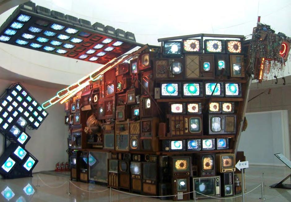 Nam June Paik 백남준 1932-2006 프렉탈거북선, 1993,