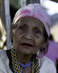 : 필리핀 민족 : Atta, Southern 인구 : 400 세계인구 : 400 주요언어 :