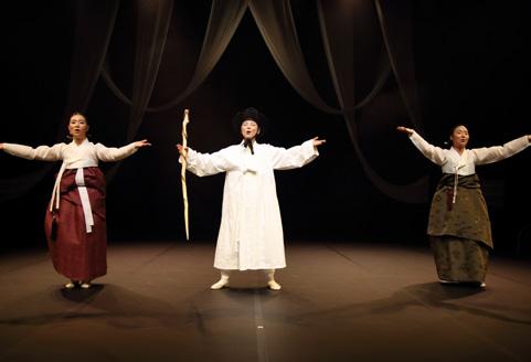 Korean Folk Performance For Visitors 12월