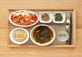 Cooking 김치찜정식 9,500 원 삼치구이정식