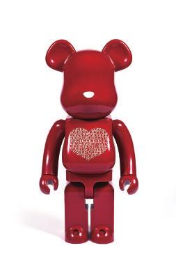 32 베어브릭 Be@rbrick 33 베어브릭 Be@rbrick 1000% & 400% Daft Punk Human After All ver. PVC, ABS 1000%: 35 21.5 70(h) cm 400%: 13 9.