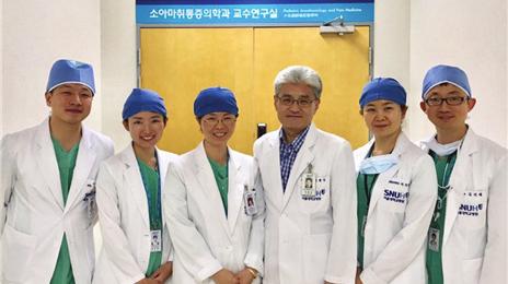 Newsletter The Korean Society of Anesthesiologists 특별대담 6. 산과마취를지속적으로해야하는마취통증의학회회원님들께당부의말씀이있다면? 회원님들이교육과연구가주로이루어지는대학병원과수련병원에서산과마취에대한풍부한경험을하기가어려운현실입니다.