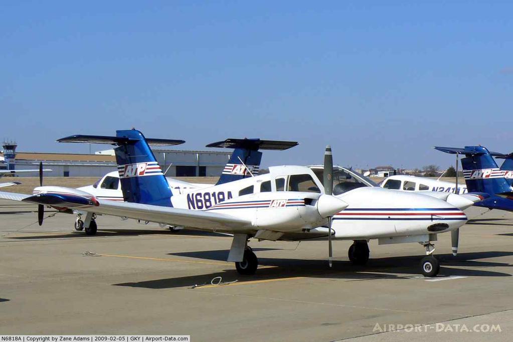 PA-44-180 SEMINOLE 1. 제작사 : Piper Aircraft INC. 2. 유형 : 4인승다용도쌍발항공기 3.