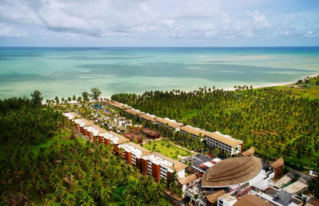 전경 Sentido Graceland Khao Lak Resort & Spa 는안다만해변에둘러싸여맑은바닷물의소리와함께어우러지는숨겨진낙원입니다. 육안으로확인할수없을만큼쭉뻗은백사장을따라산책하는등특별한추억을만들수있습니다.