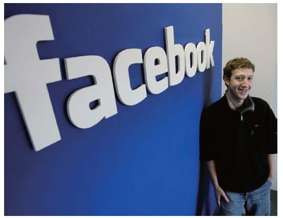 03. 페이스북 페이스북의개요 2004 년 2 월 4 일, 마크주커버그 (Mark Zuckerberg) 는학교기숙사에서페이스북사이트를개설하며창업 최초에는하버드학생만이용할수있도록제한 2 월말무렵하버드재학생절반이상이가입,